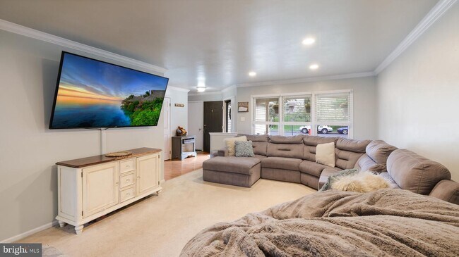 Building Photo - 1385 Gwynedale Way