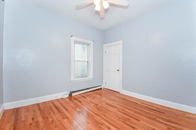 Foto del edificio - 86 Edwards St