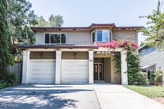 Foto del edificio - 4 br, 3 bath House - 927 Lundy Ln