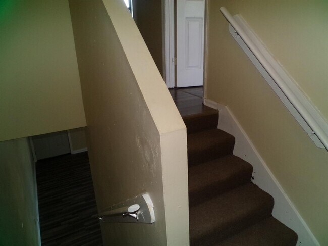 Building Photo - 217 Landings Dr
