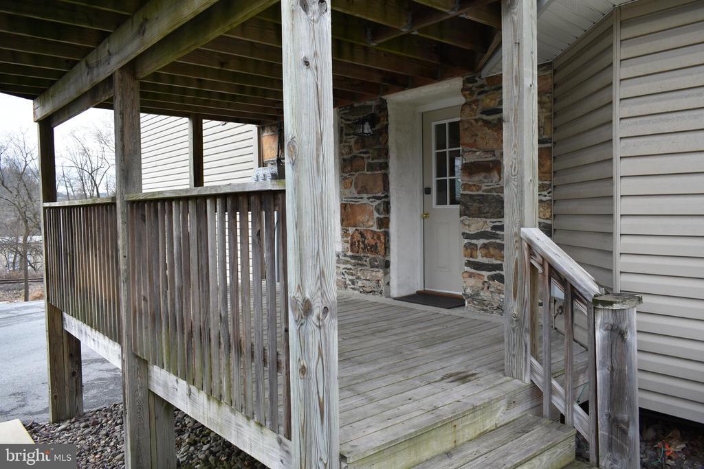 228 N Centre Ave Unit 1, Leesport, PA 19533 Room for Rent in Leesport