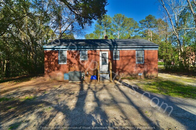 Foto del edificio - 720 Wilkes Rd, Columbia, SC 29203