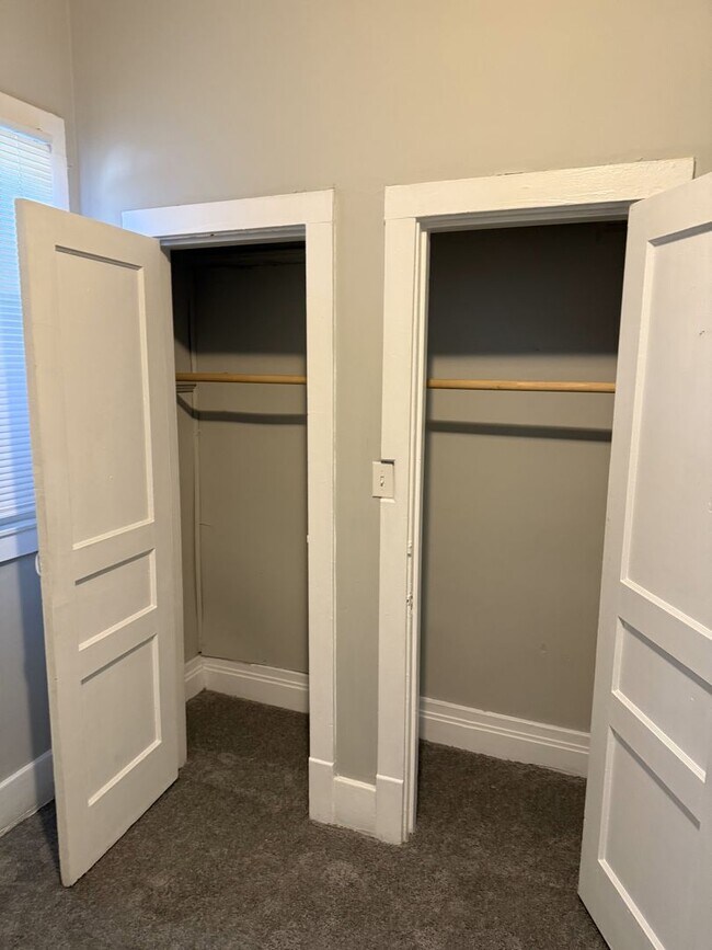 Building Photo - Adorable 2BR/1BA house