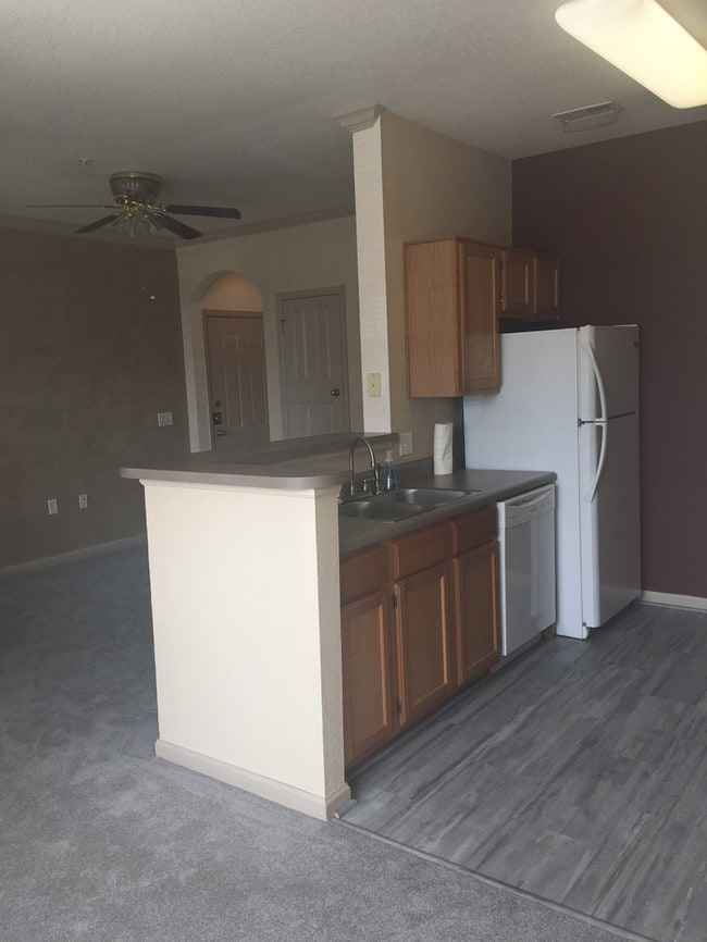 Building Photo - Lovely 1 Bedroom Condo in Fossil Creek