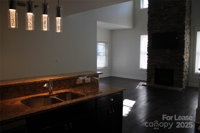 Building Photo - 20127 Lamp Lighters Way