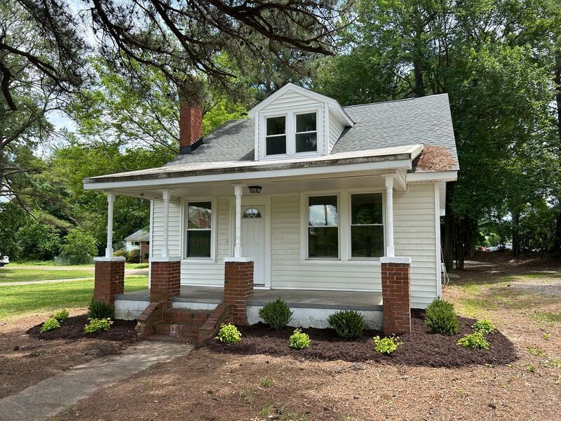 Primary Photo - 2811 N Parham Rd