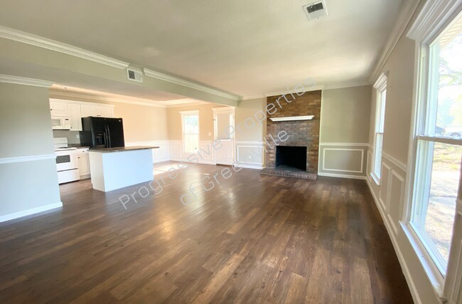 Building Photo - 105 Osmond Dr