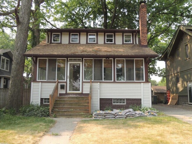 Foto del edificio - 506 Hawthorn Ave