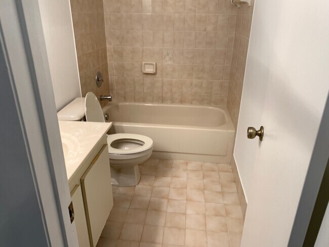 Building Photo - 6218 SW 147th Ct