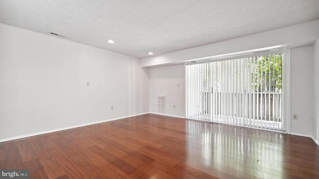 Building Photo - 1719 Aspen Dr