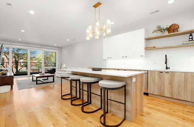 Foto del edificio - 1445 N Rockwell St