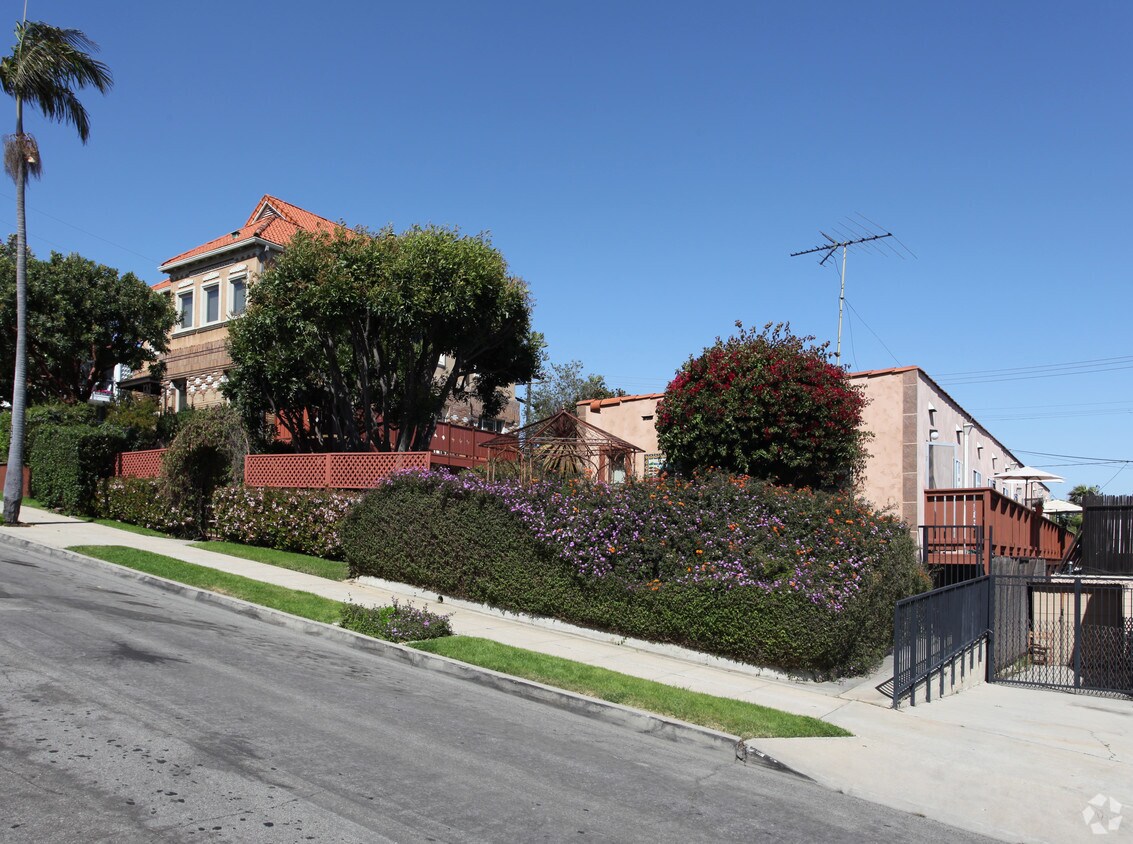 Foto del edificio - 154-160 Bennett Ave