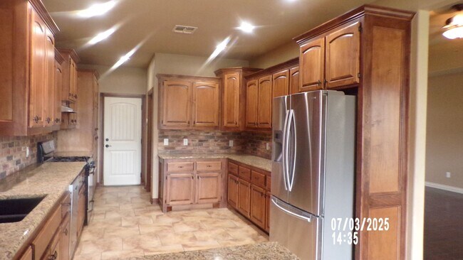 Building Photo - Fantastic home located in Eastlake Addition
