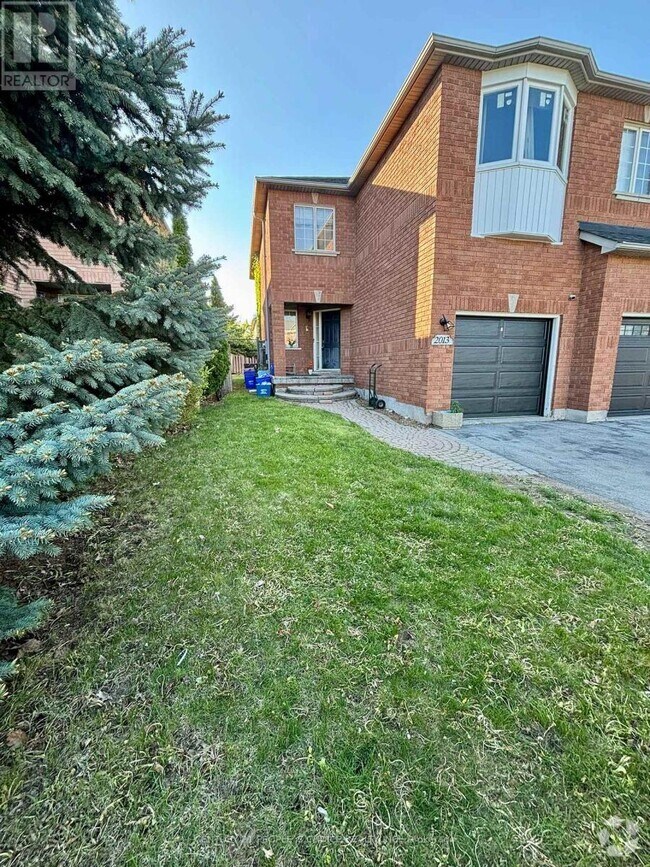 Building Photo - 2013 Blue Jay Blvd