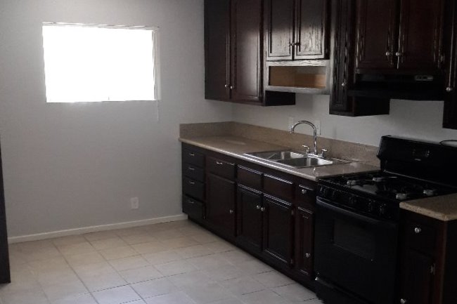 Foto principal - 4050 Bemis St