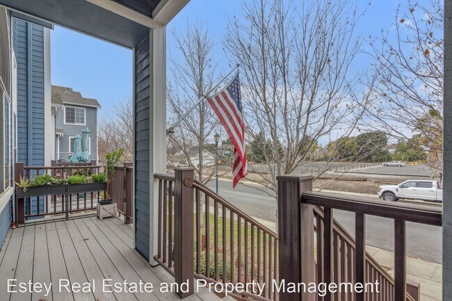 Foto del edificio - 3 br, 2.5 bath House - 460 East 2nd Street