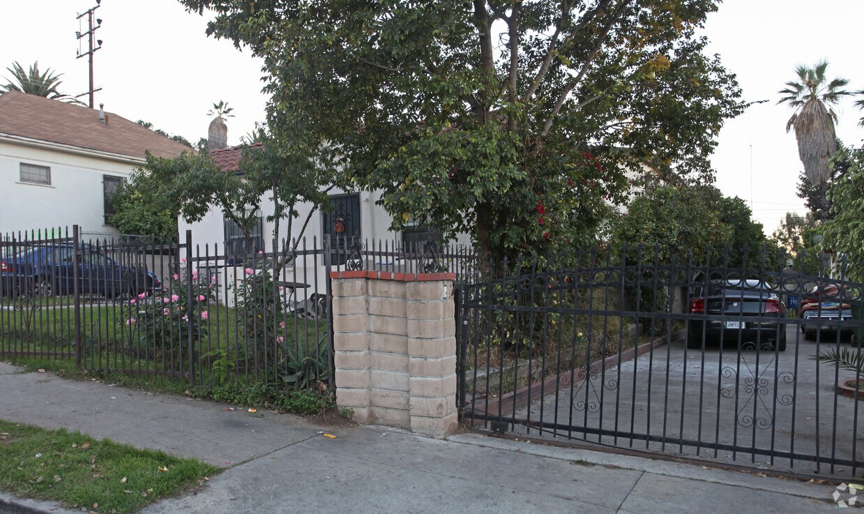 Building Photo - 150 E Avenue 32
