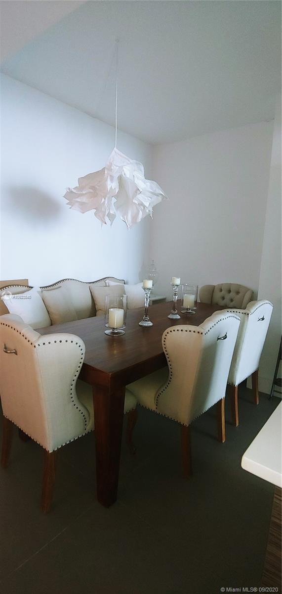 Foto del edificio - 460 NE 28th St