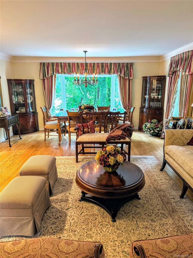 Foto del edificio - 175 Old Field Rd