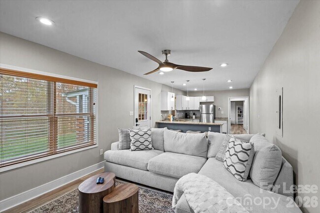 Foto del edificio - 2708 Mooresville Rd