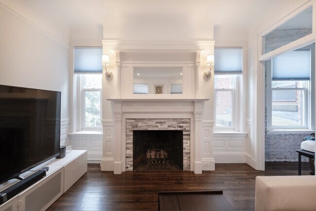 Foto del edificio - 293-295-295 Commonwealth Ave