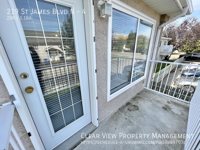 Building Photo - Bright and modern 2 bedroom, 1.5 bathroom ...
