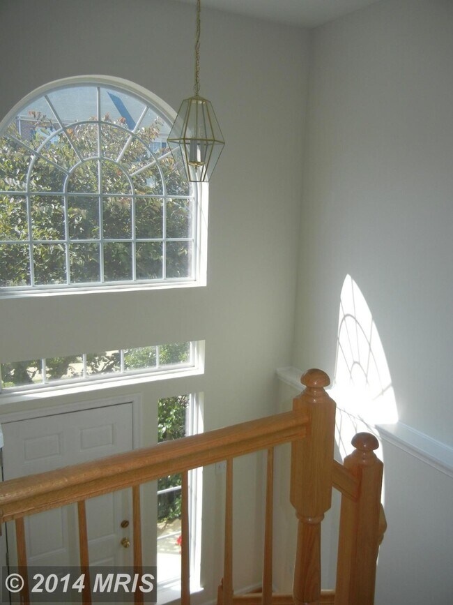 Building Photo - 8752 Stonehouse Dr