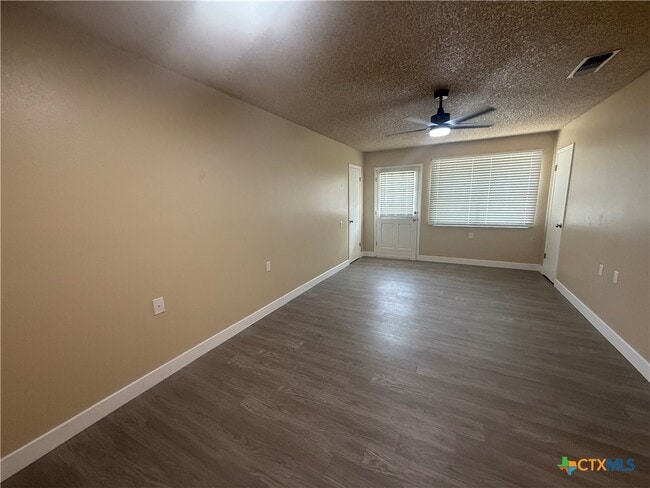 Building Photo - 301 Rockwood Dr