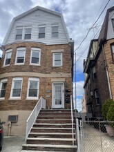 Building Photo - 123 Avenue C