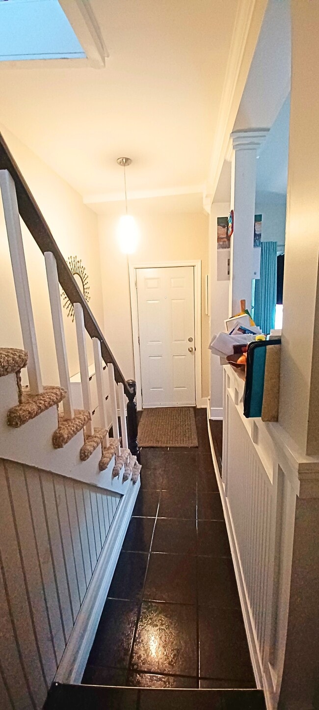 Building Photo - 8 Coronation St