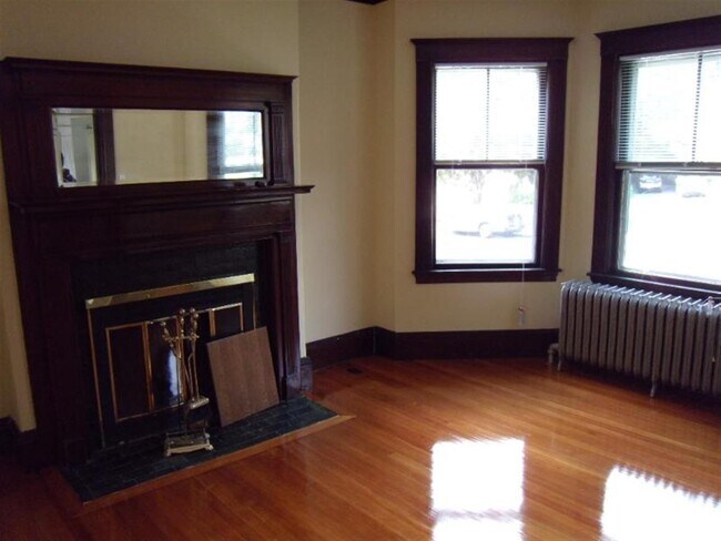 Building Photo - 77 College Ave