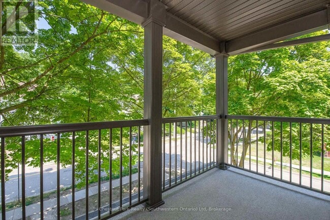 Building Photo - 113 Young St