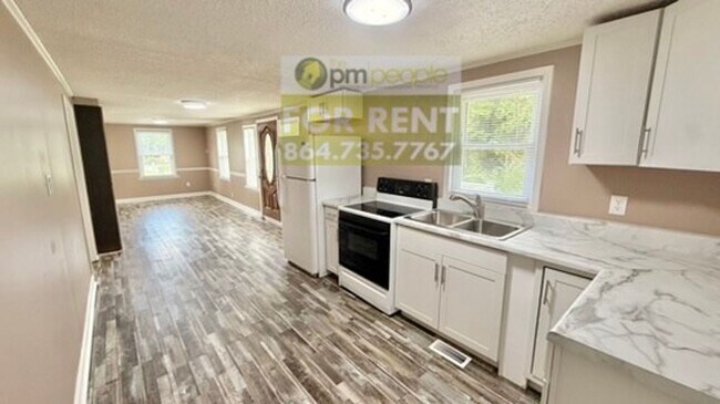 Building Photo - 114 Radcliff Dr