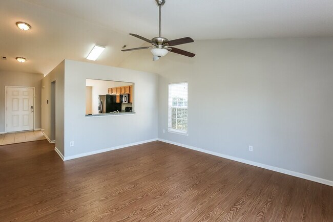 Building Photo - 1528 Moss Creek Dr