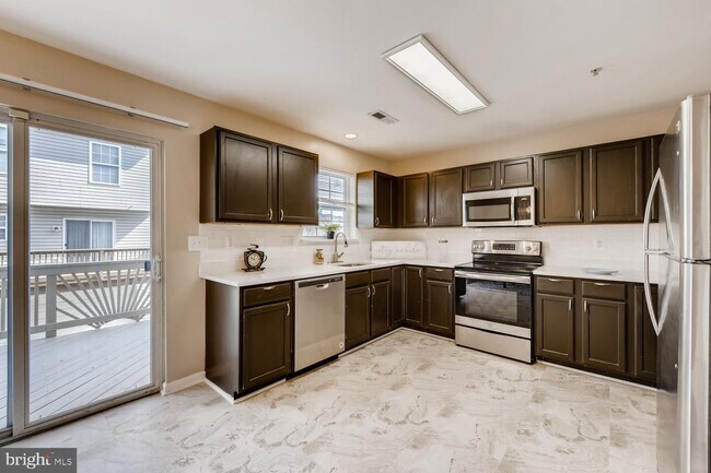Building Photo - 6508 Kimono Ct