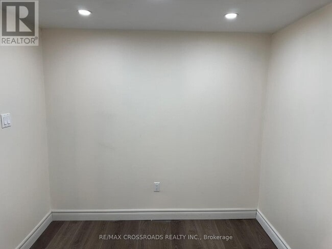 Building Photo - 3 Honey Dr