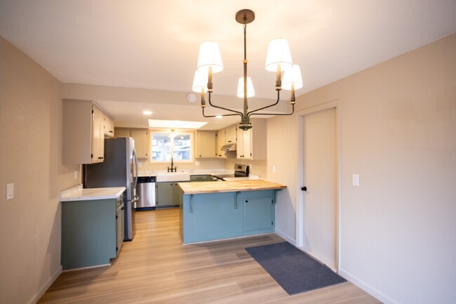 Foto del edificio - 5520 Valleyview Ln