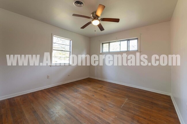 Building Photo - Conway Home Available!