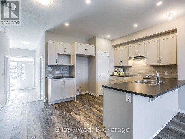 Building Photo - 491 Cope Dr