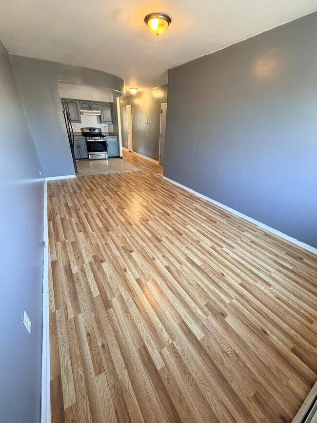 Foto del edificio - 392 Montauk Ave.