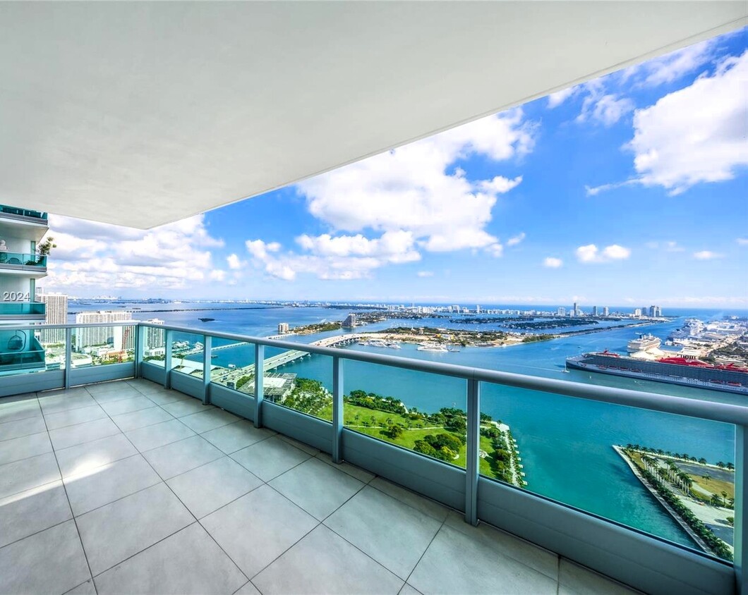 Foto principal - 900 Biscayne Blvd