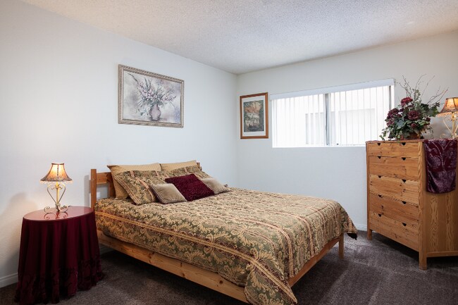Foto del edificio - 16251 Woodruff Ave