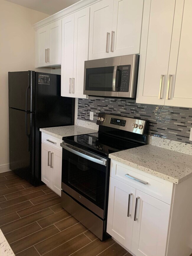 Foto del edificio - 5622 Ridgeway Dr