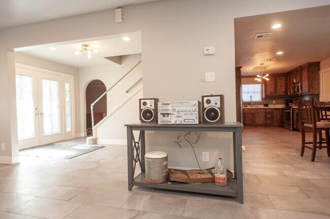 Building Photo - 3038 Green Tee Dr