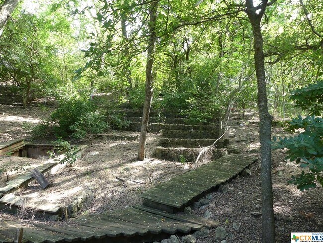 Building Photo - 127 Forest Glen Ln
