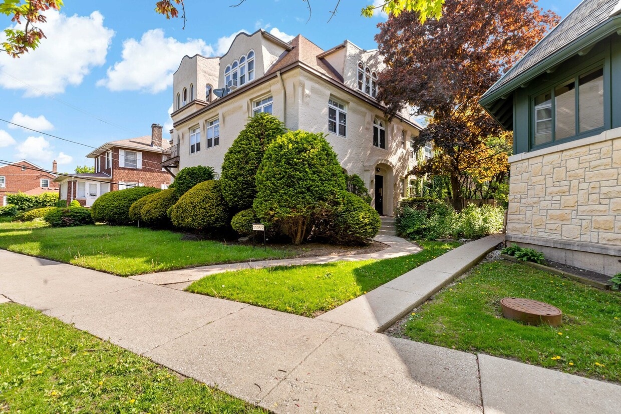 Primary Photo - 11059 S Hoyne Ave