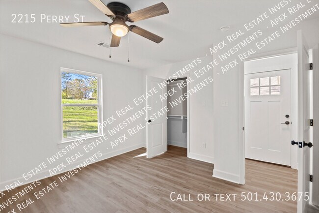 Foto del edificio - 2215 Perry St