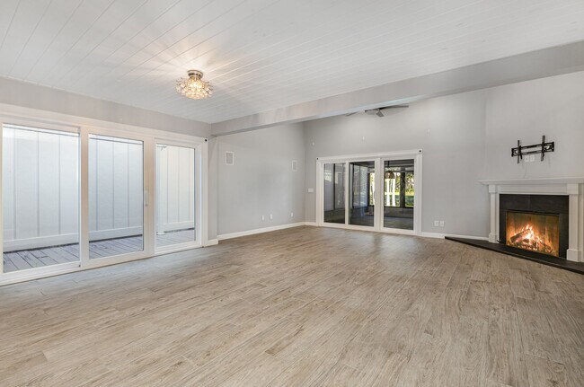 Foto del edificio - 1250 Admiralty Blvd