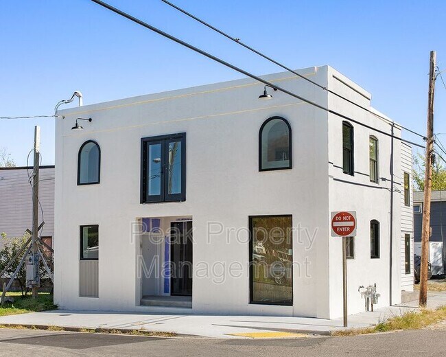 Building Photo - 815 N 22nd St