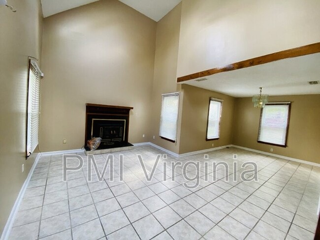Building Photo - 604 Birchridge Ct